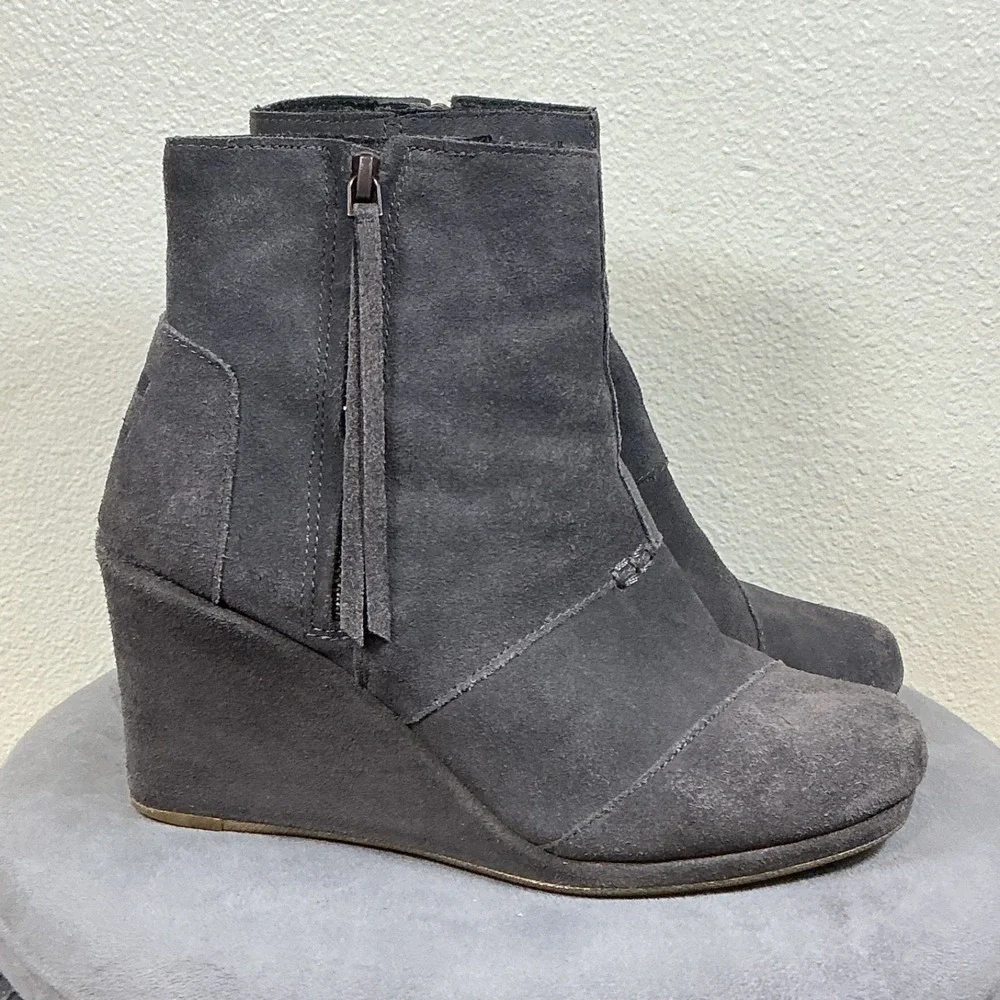 Women's Toms Nepal Side Zip Wedge Ankle Boots Booties Shoes Size 7.5 Gray Suede